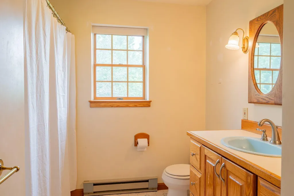 60 Oak Creek Buxton ME 04093