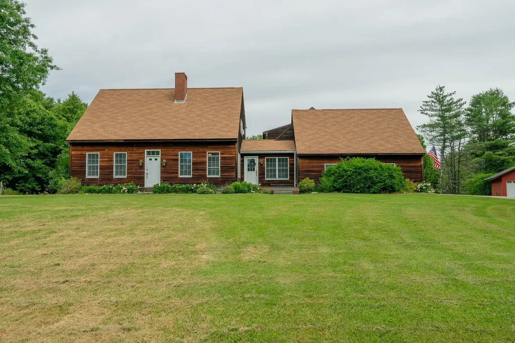60 Oak Creek Buxton ME 04093