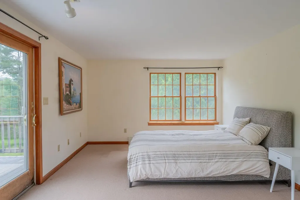 60 Oak Creek Buxton ME 04093