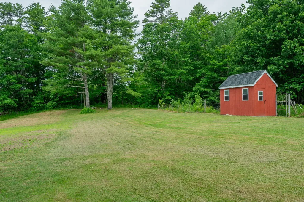 60 Oak Creek Buxton ME 04093