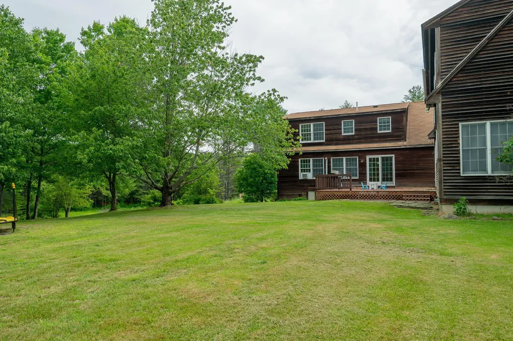 60 Oak Creek Buxton ME 04093