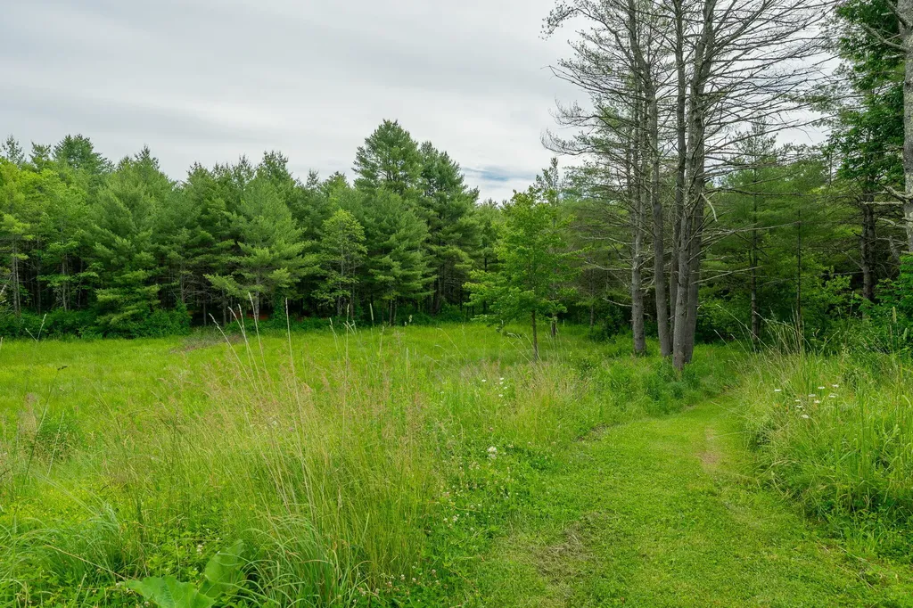 60 Oak Creek Buxton ME 04093