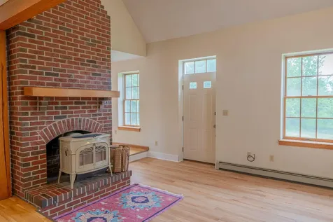 60 Oak Creek Buxton ME 04093