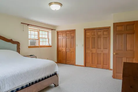 60 Oak Creek Buxton ME 04093
