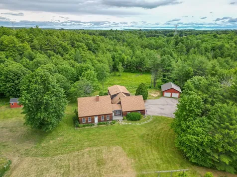 60 Oak Creek Buxton ME 04093
