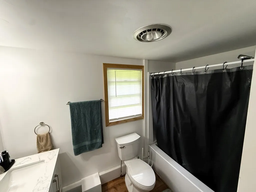 11 Depot Street Waldoboro ME 04572