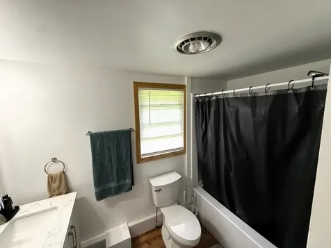 11 Depot Street Waldoboro ME 04572