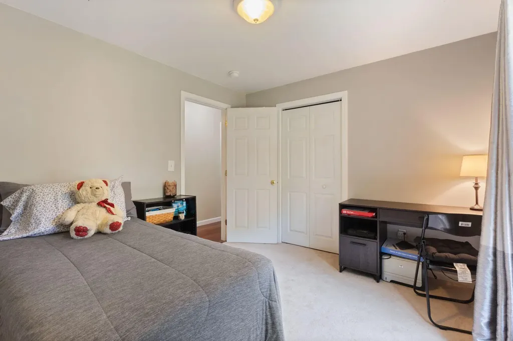 20 Swans Road Raymond ME 04071