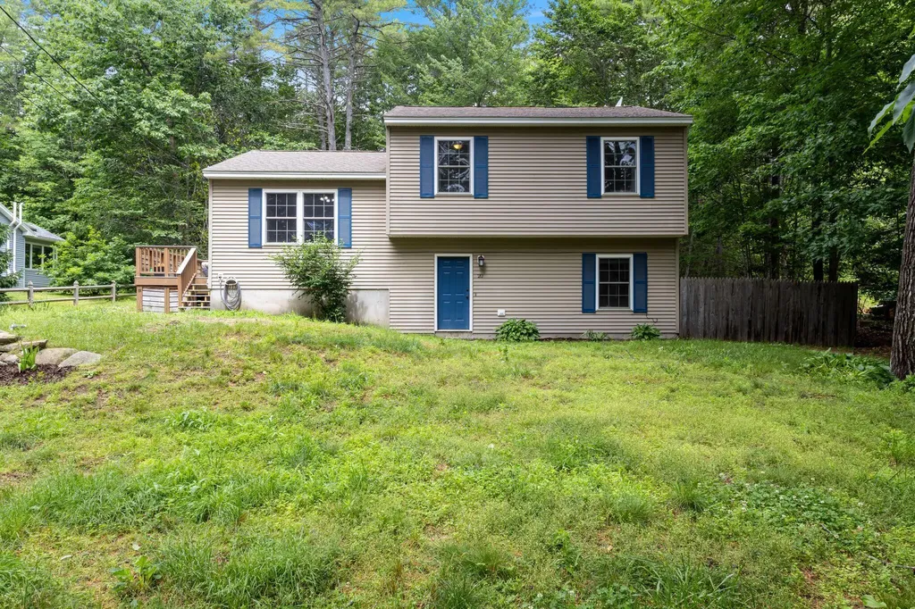 20 Swans Road Raymond ME 04071