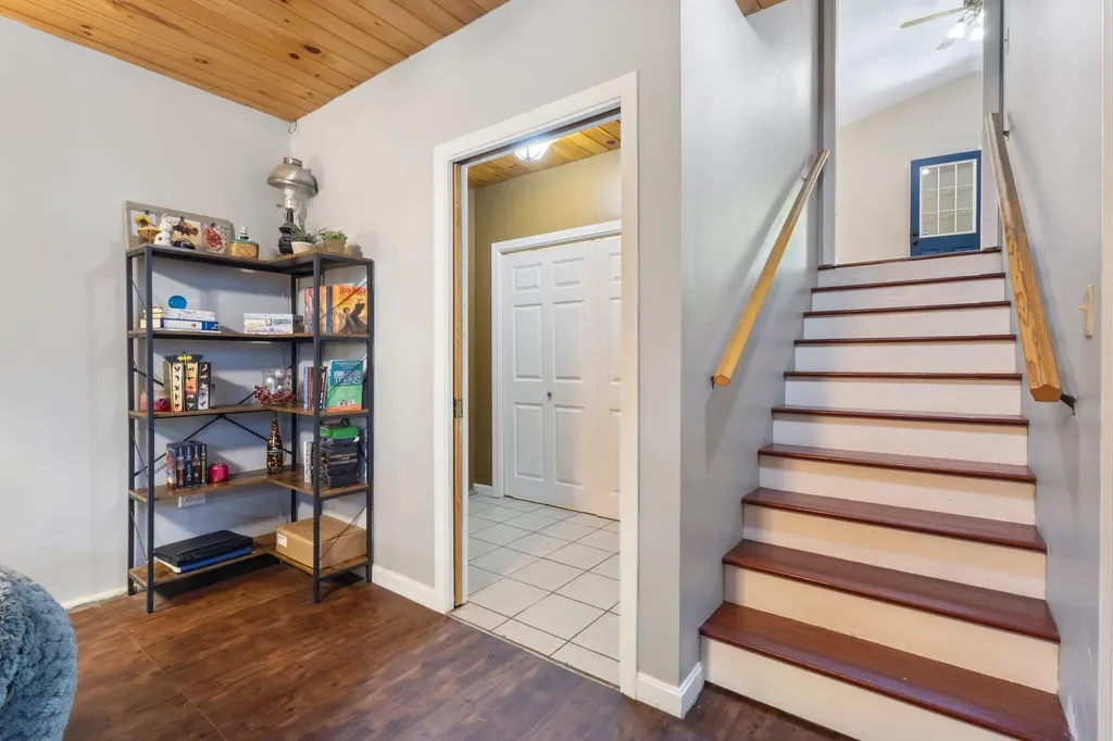 20 Swans Road Raymond ME 04071
