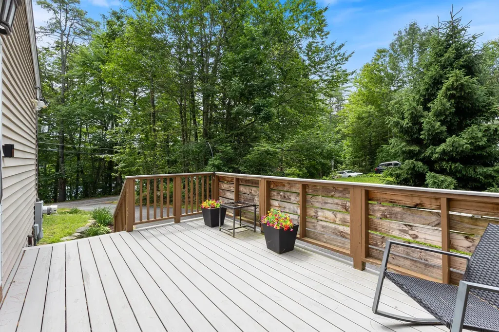 20 Swans Road Raymond ME 04071