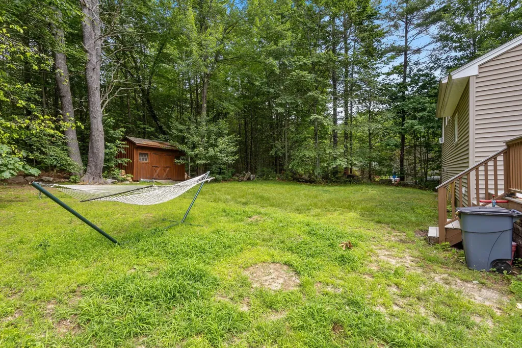 20 Swans Road Raymond ME 04071