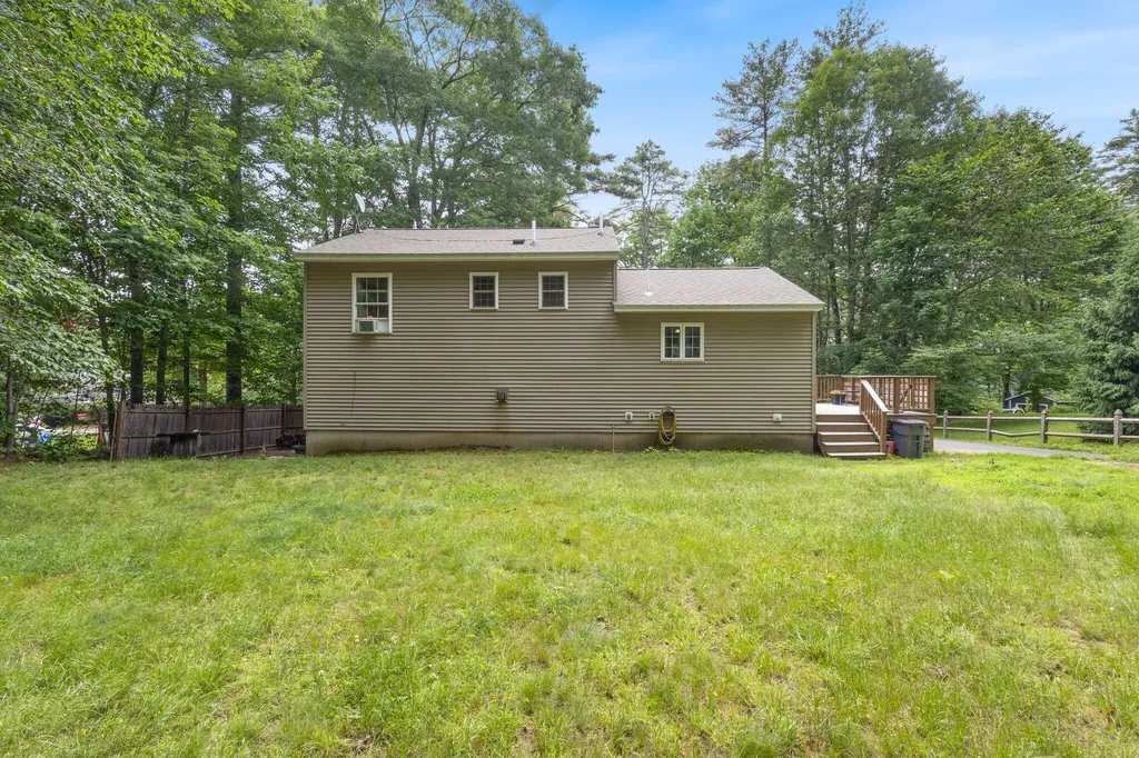 20 Swans Road Raymond ME 04071