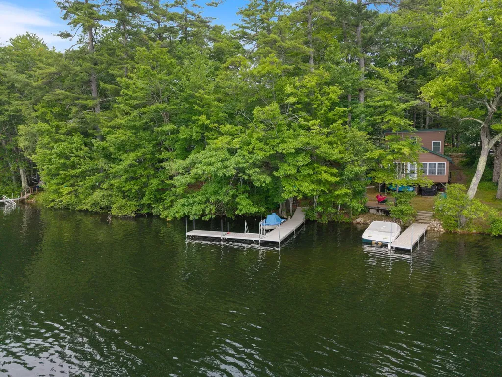 20 Swans Road Raymond ME 04071