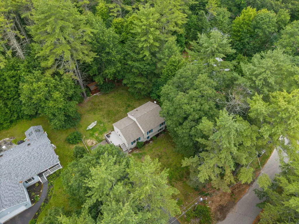 20 Swans Road Raymond ME 04071