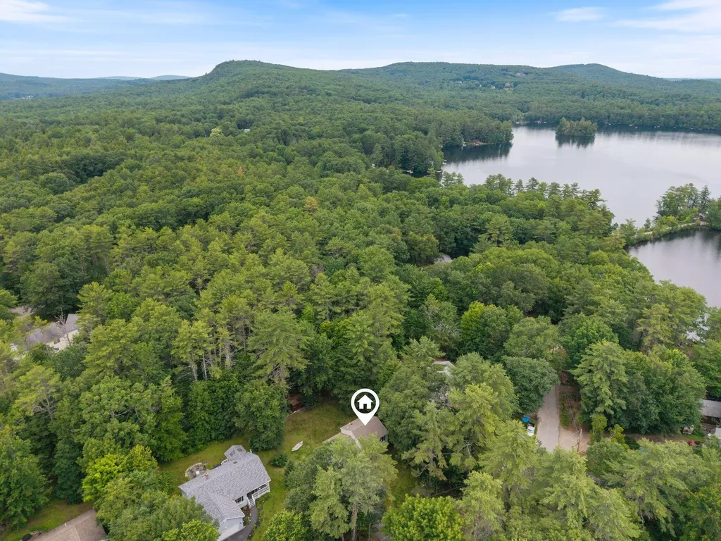 20 Swans Road Raymond ME 04071