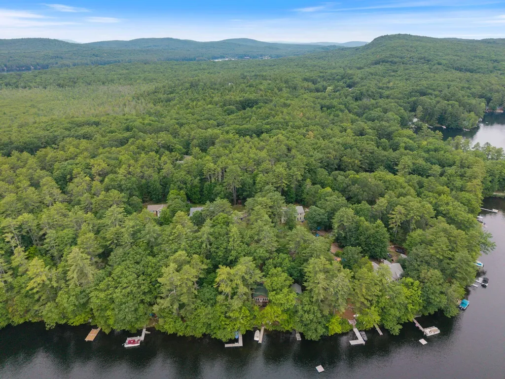 20 Swans Road Raymond ME 04071
