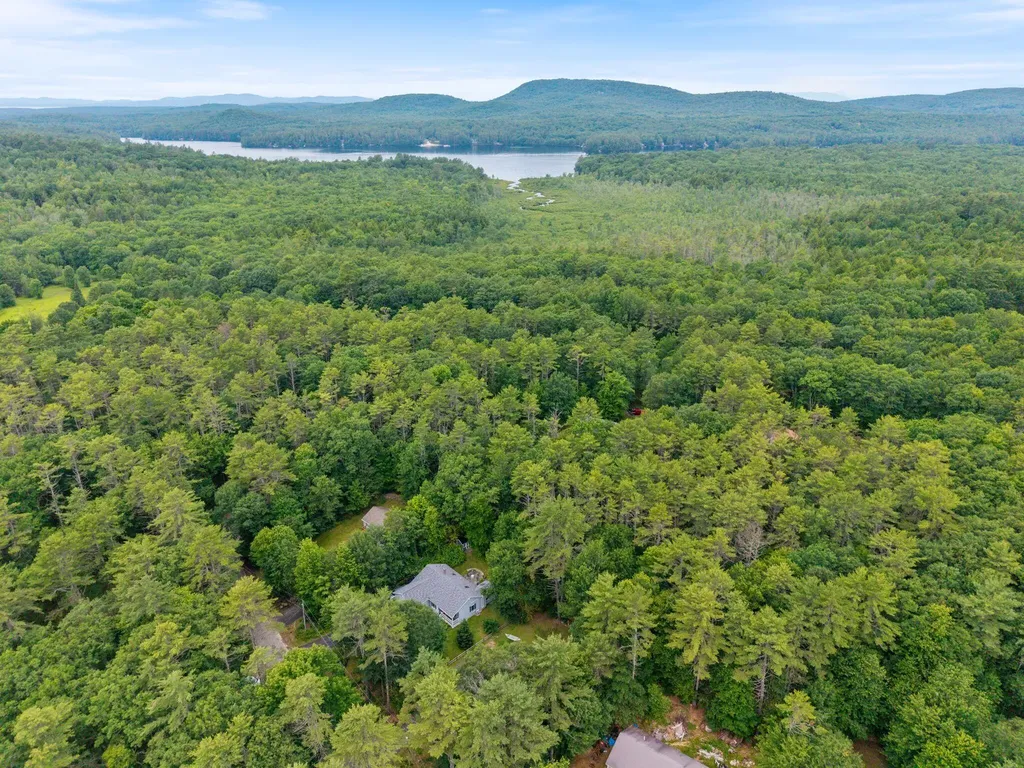 20 Swans Road Raymond ME 04071
