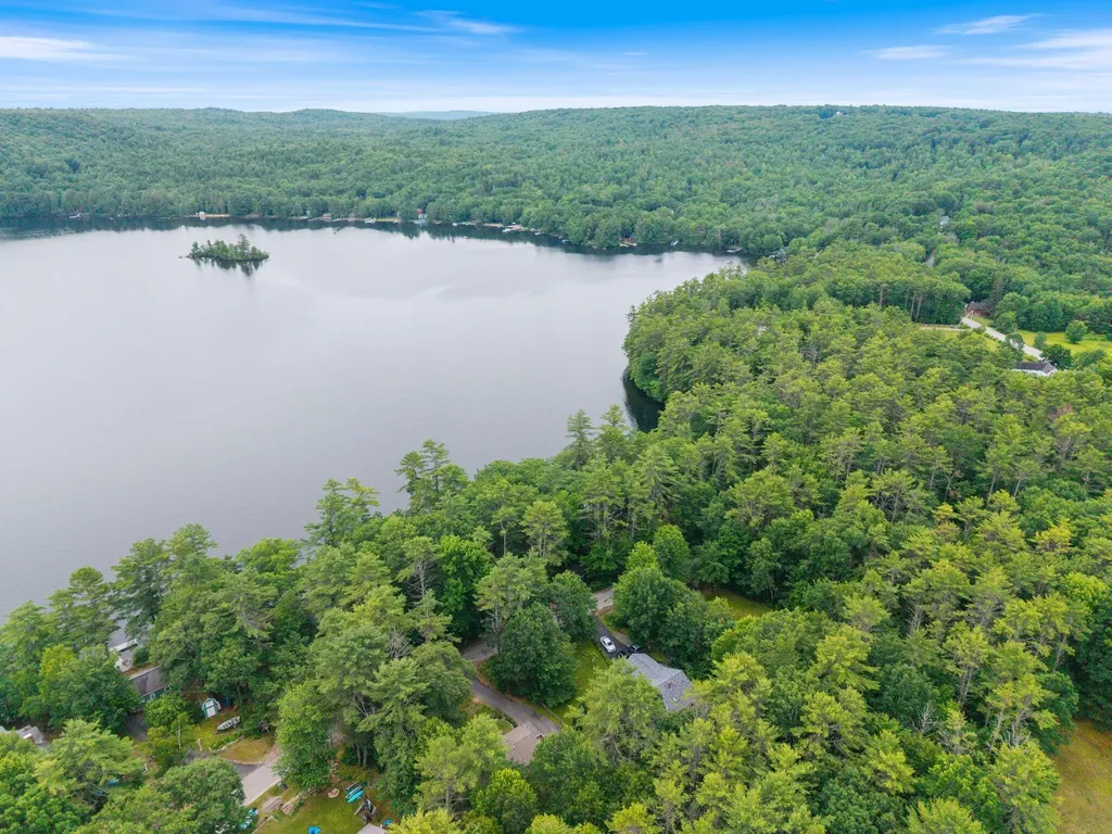 20 Swans Road Raymond ME 04071