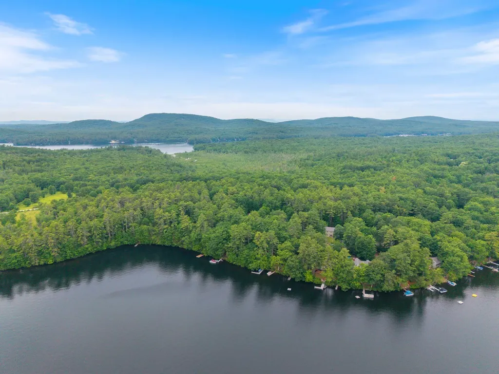 20 Swans Road Raymond ME 04071