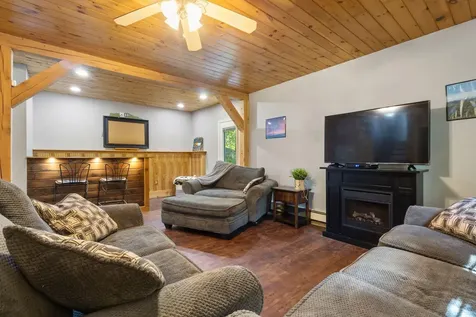 20 Swans Road Raymond ME 04071