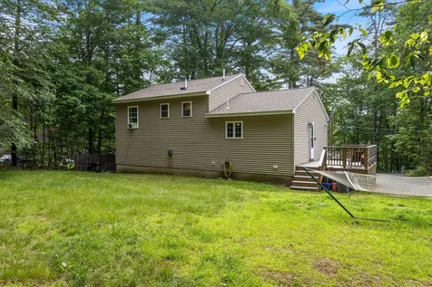 20 Swans Road Raymond ME 04071