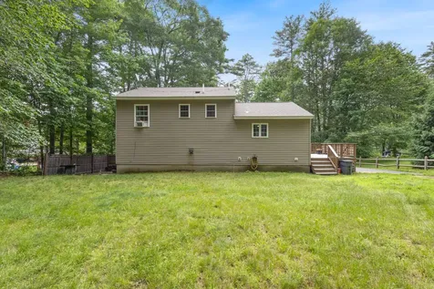 20 Swans Road Raymond ME 04071