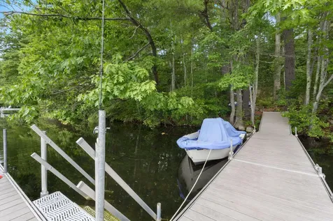 20 Swans Road Raymond ME 04071
