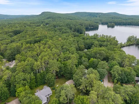 20 Swans Road Raymond ME 04071
