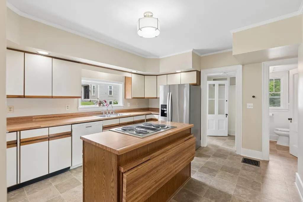 40 Summer Street Kennebunk ME 04043