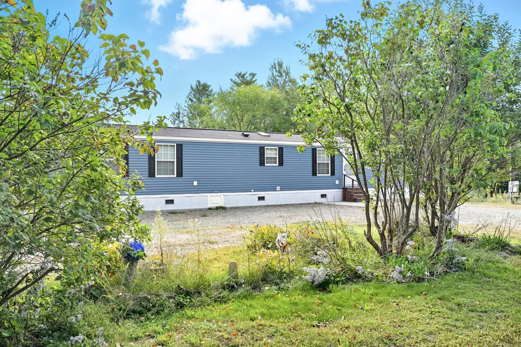 1107 Hill Road Clinton ME 04927