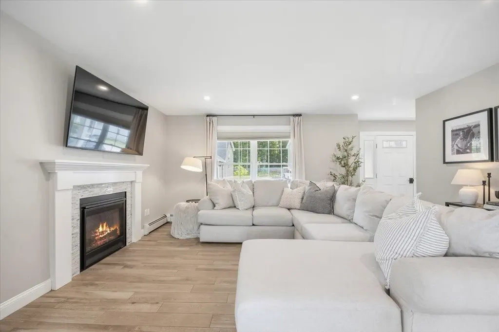 11 Belvedere Drive Windham ME 04062