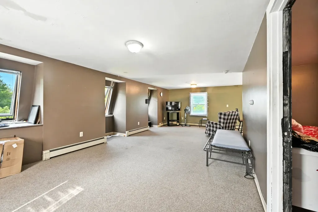 14 Granite Hill Road Manchester ME 04351