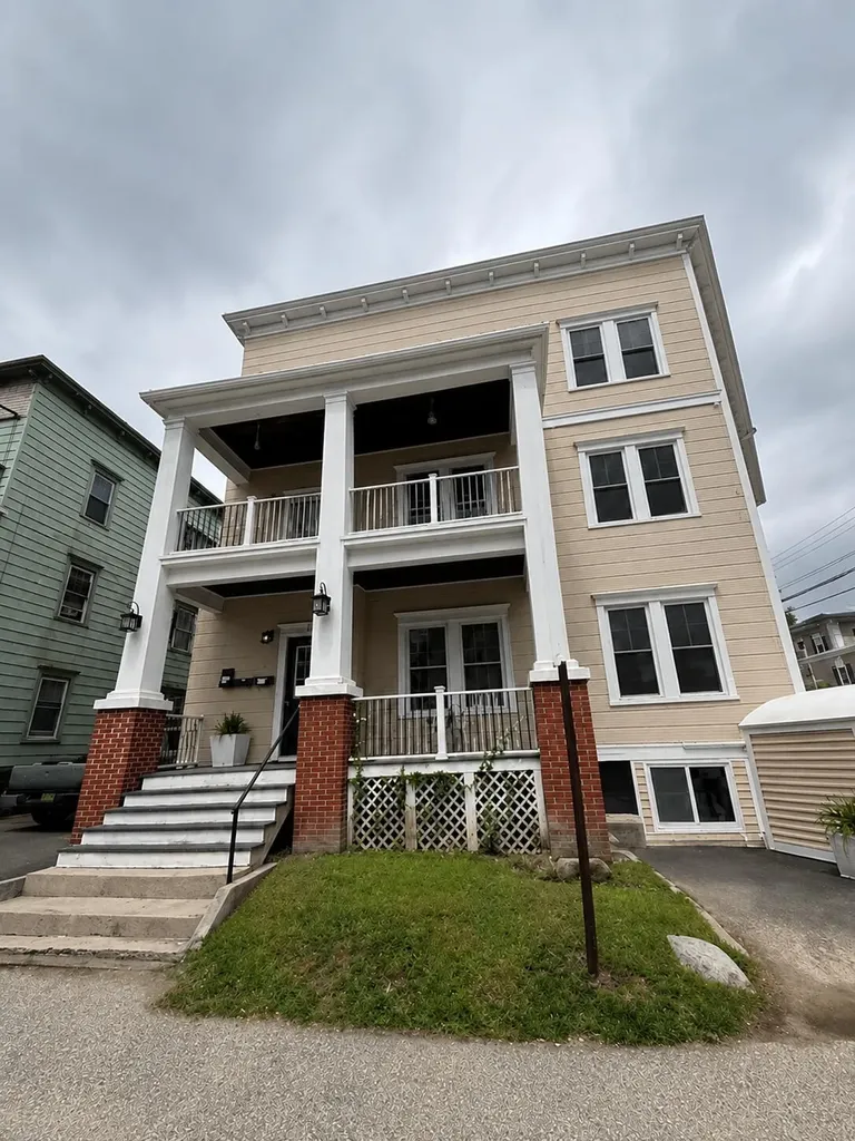 128 Pine Street Lewiston ME 04240
