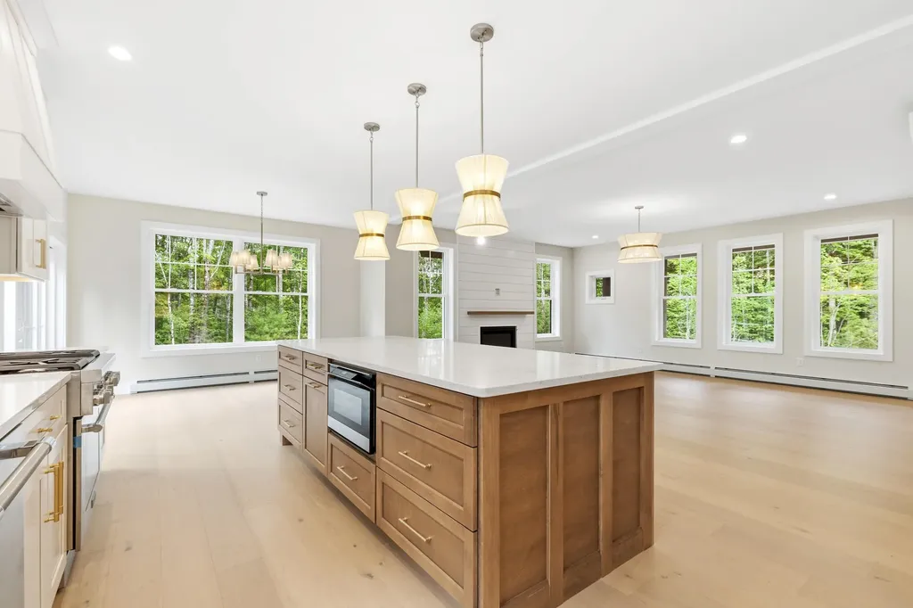 8 Salvato Lane Kennebunk ME 04043
