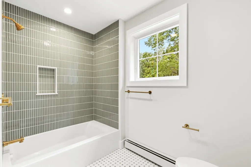 8 Salvato Lane Kennebunk ME 04043