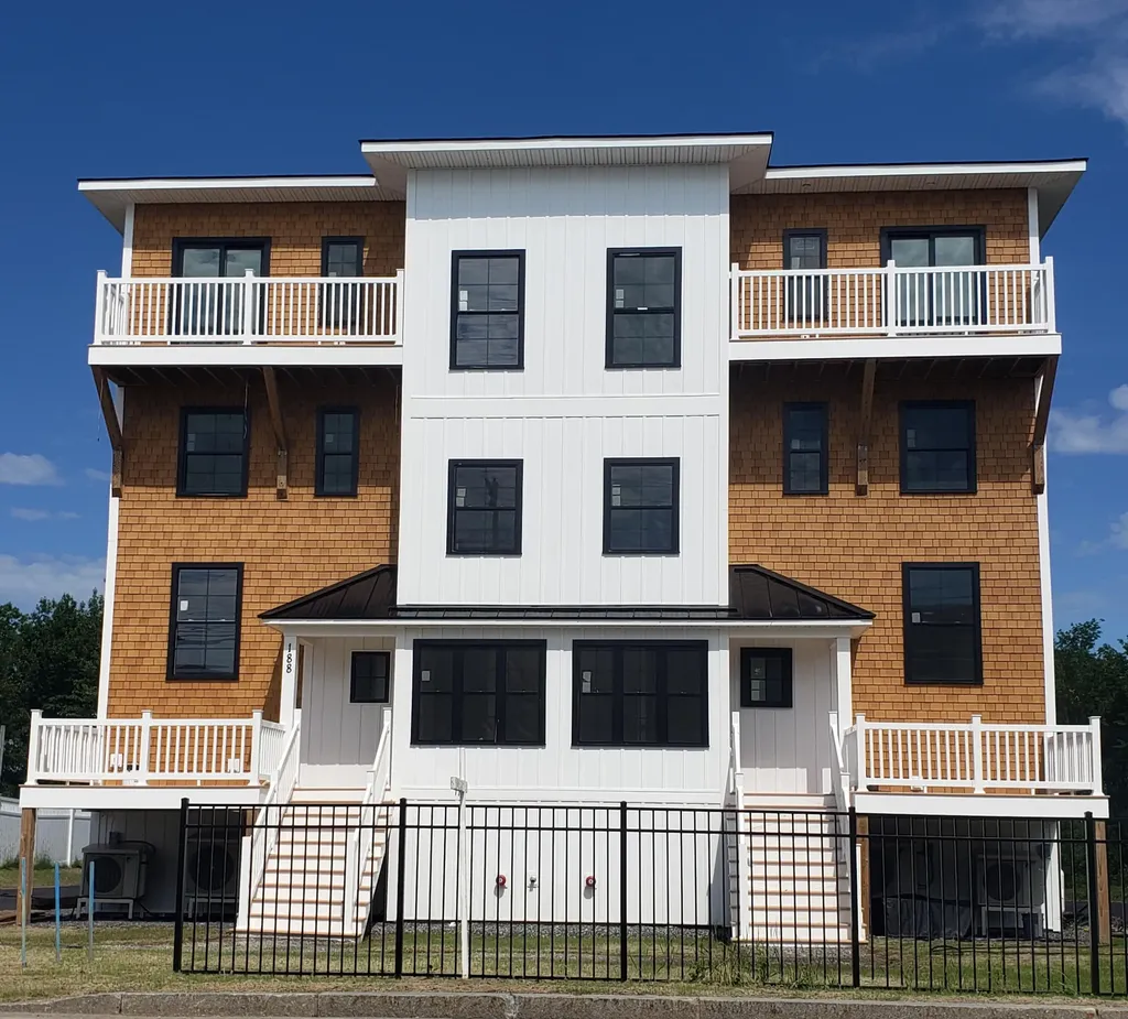 188 E Grand Avenue Old Orchard Beach ME 04064
