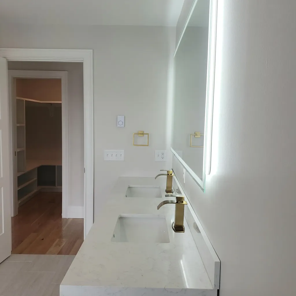 188 E Grand Avenue Old Orchard Beach ME 04064