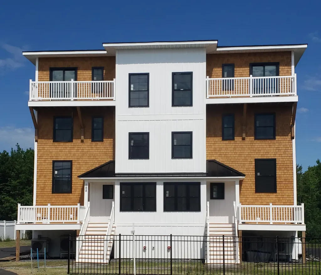 188 E Grand Avenue Old Orchard Beach ME 04064