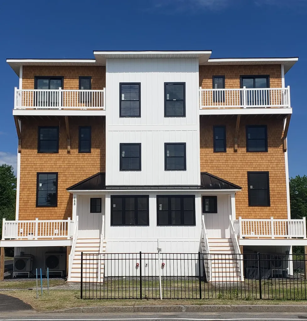188 E Grand Avenue Old Orchard Beach ME 04064