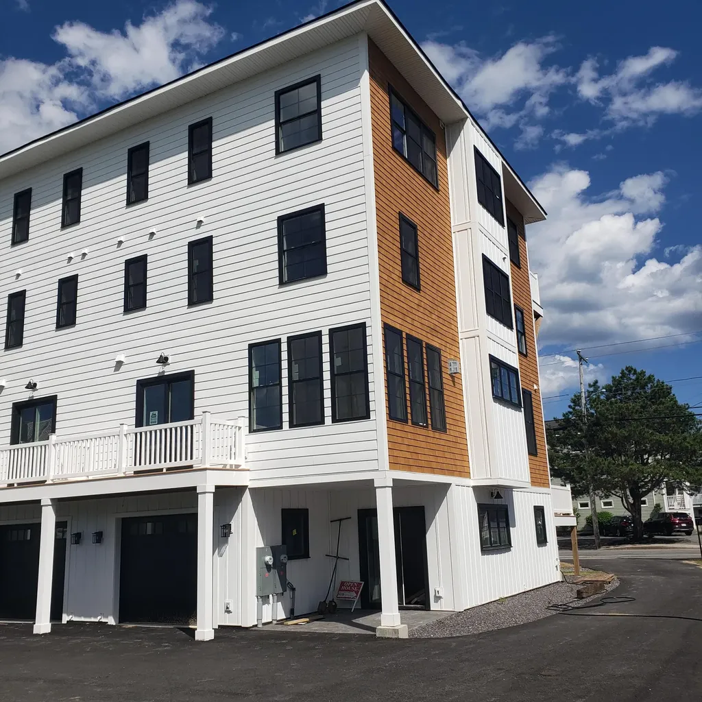 188 E Grand Avenue Old Orchard Beach ME 04064