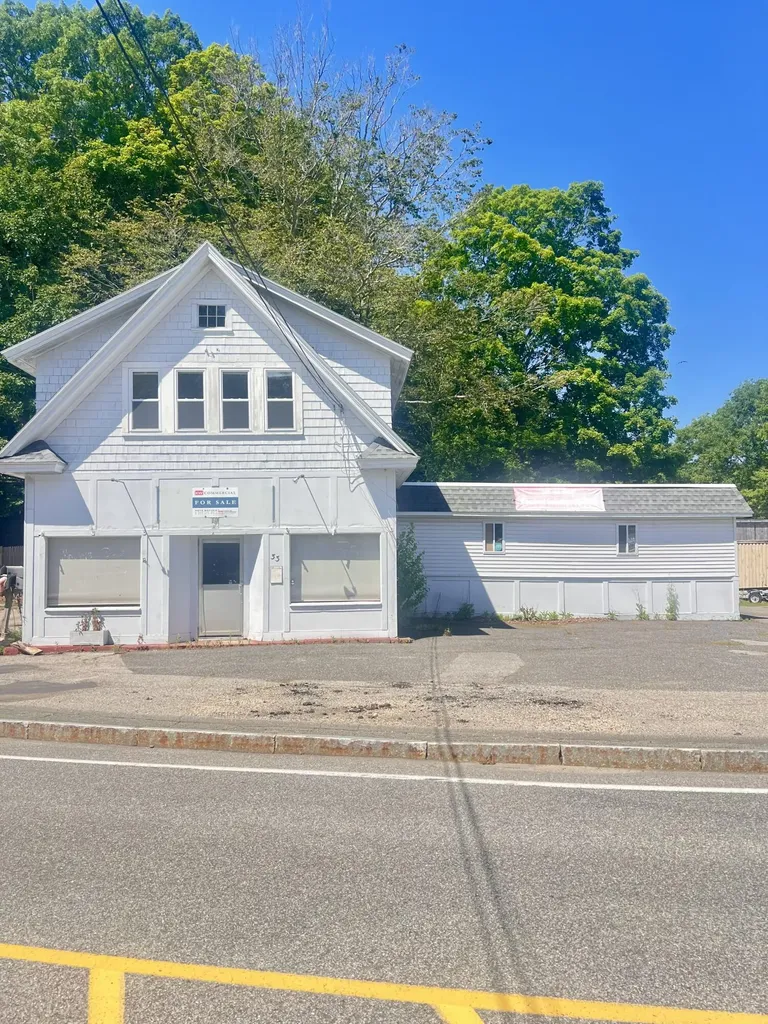 33 Old Post Road Kittery ME 03904