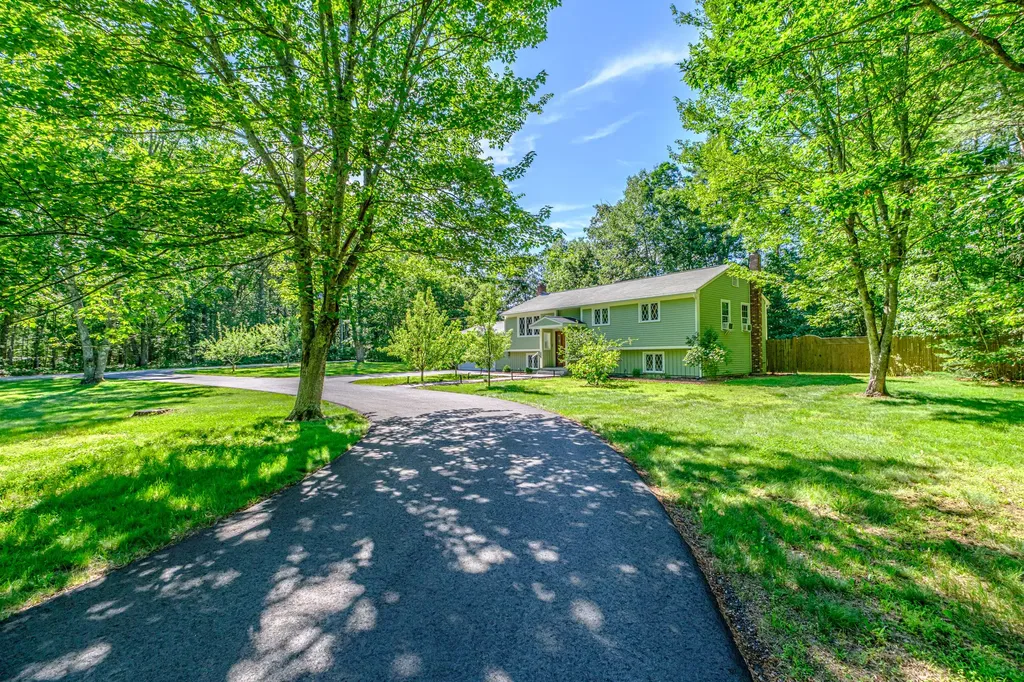 10 Lost Tree Lane Lyman ME 04002