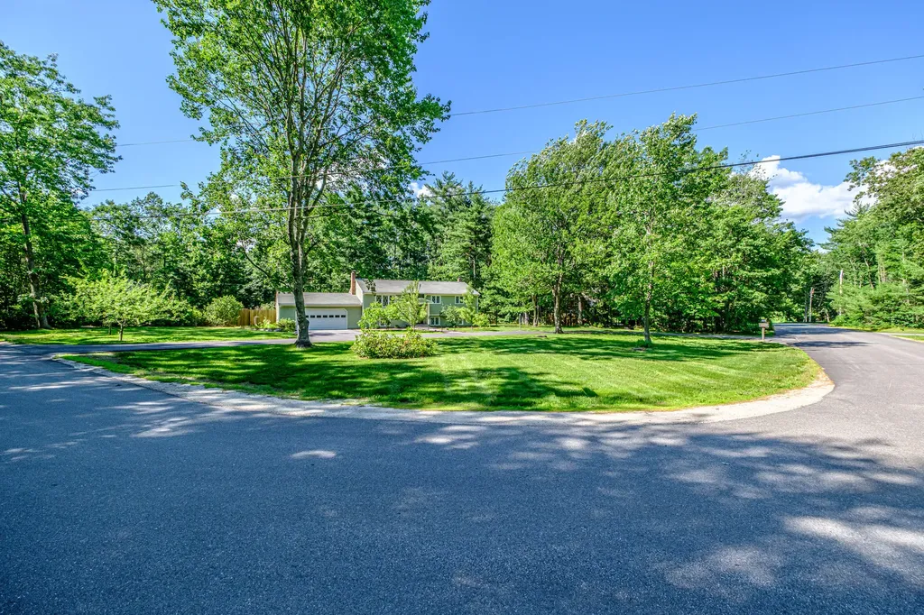 10 Lost Tree Lane Lyman ME 04002