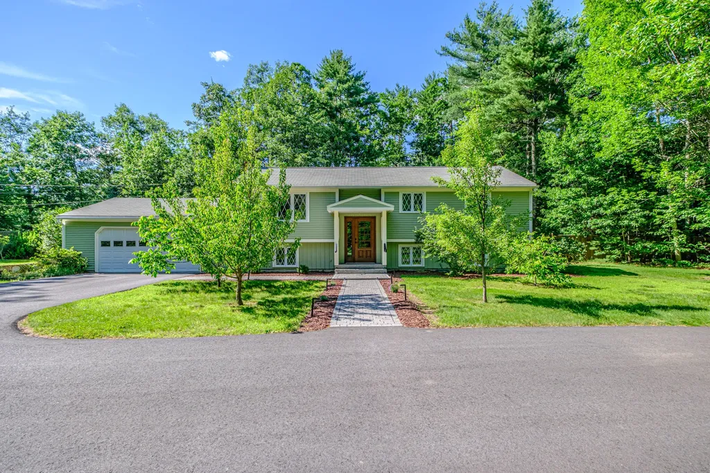 10 Lost Tree Lane Lyman ME 04002