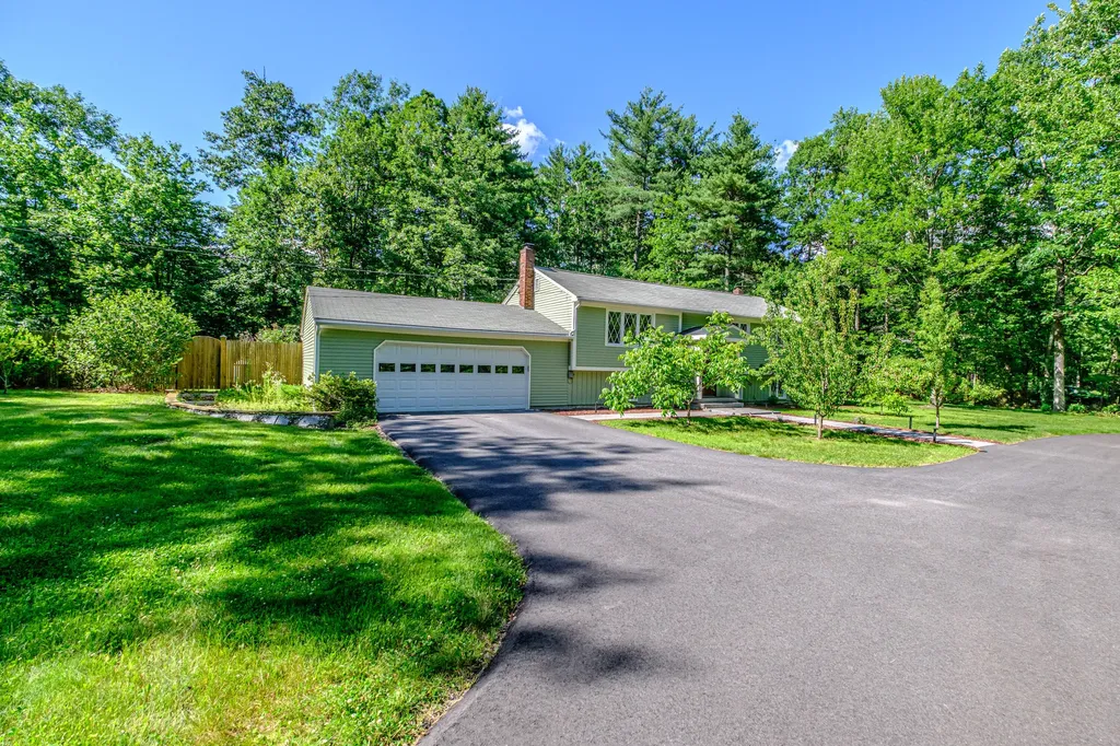 10 Lost Tree Lane Lyman ME 04002