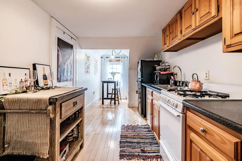 15 Longfellow Street Portland ME 04103