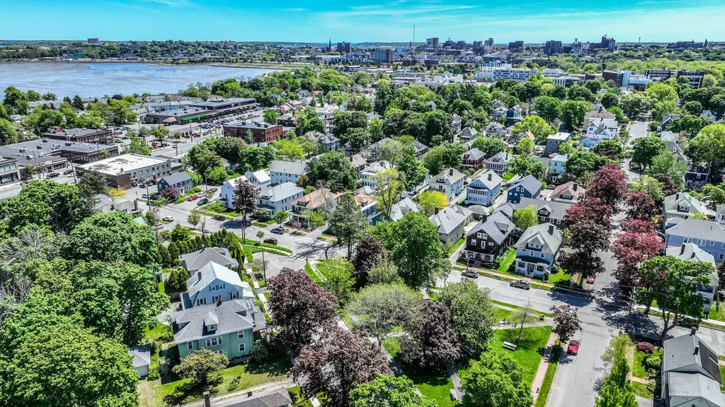 15 Longfellow Street Portland ME 04103