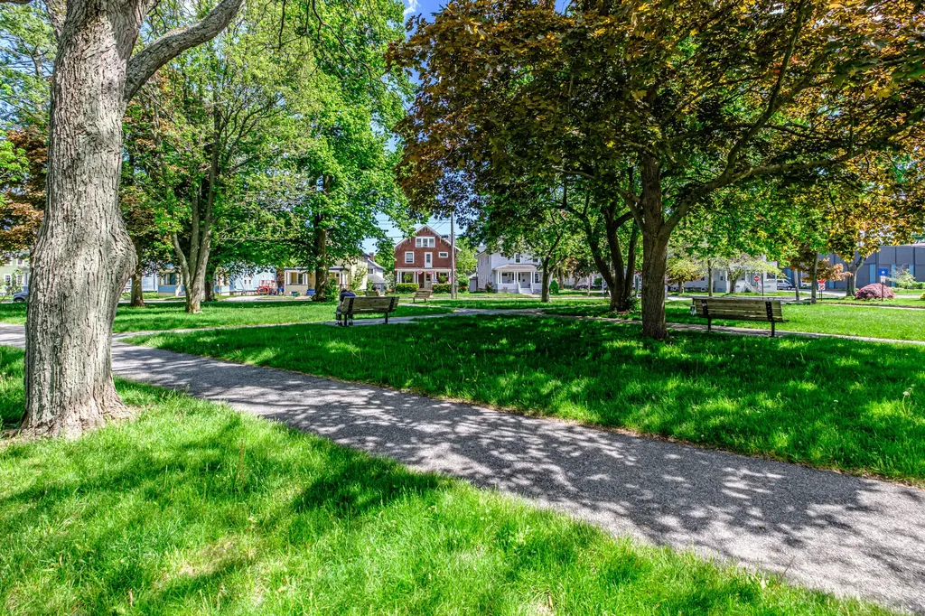 15 Longfellow Street Portland ME 04103