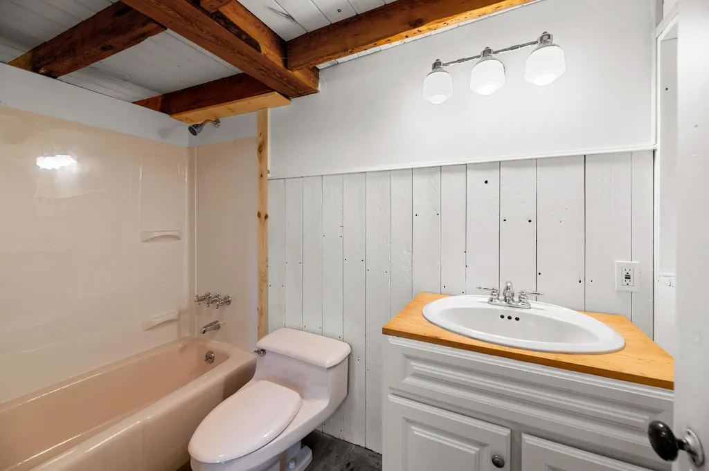 17 Cushnoc Road Vassalboro ME 04989